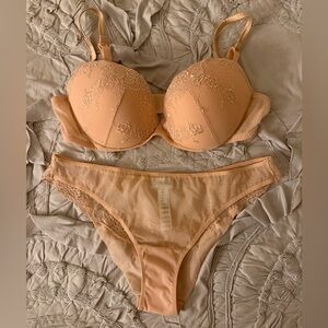 NWOT La Perla Lace Bra & Lace Bikini Set